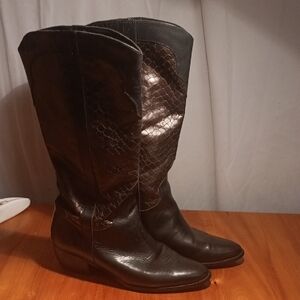 Vaneli Leather Boots Size 4